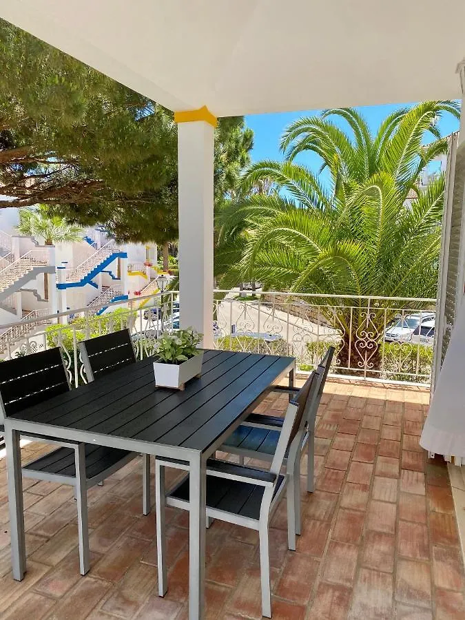Beautiful Apartment For Rent In Quinta Do Lago With Excellent Resort Facilities Close To Lake And Beach.